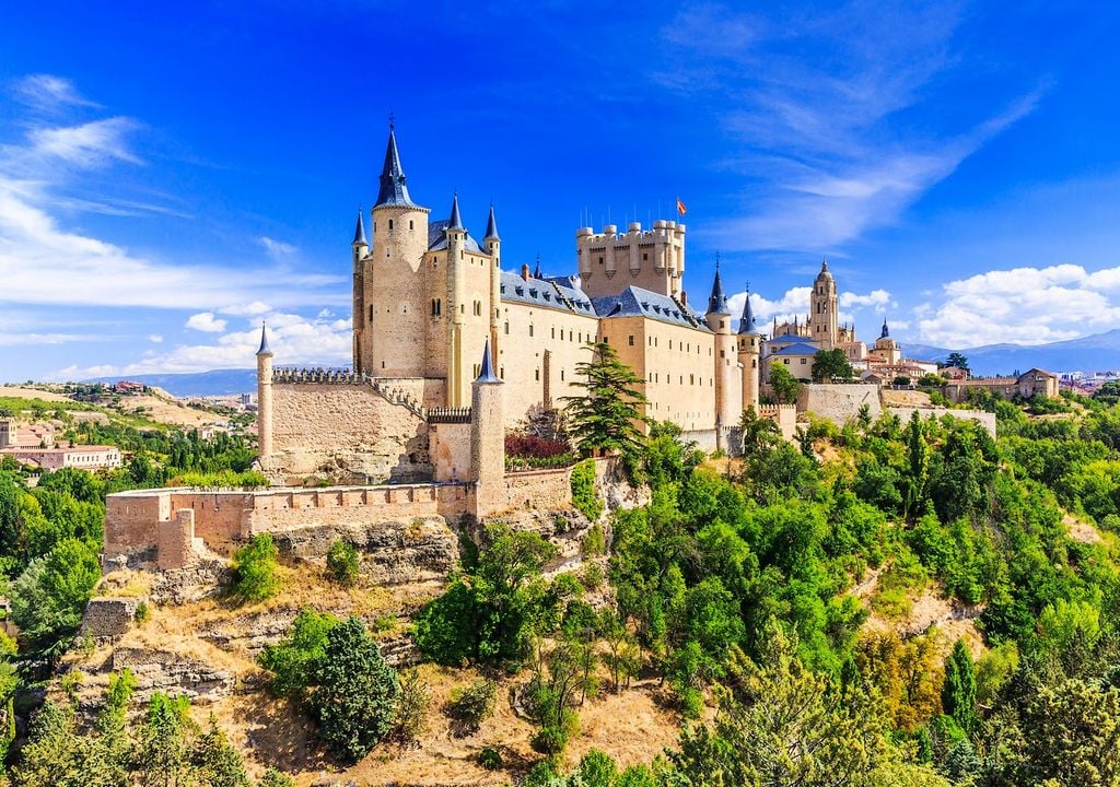 Castillos medievales que parecen sacados de un cuento: un viaje por los más bellos del mundo
