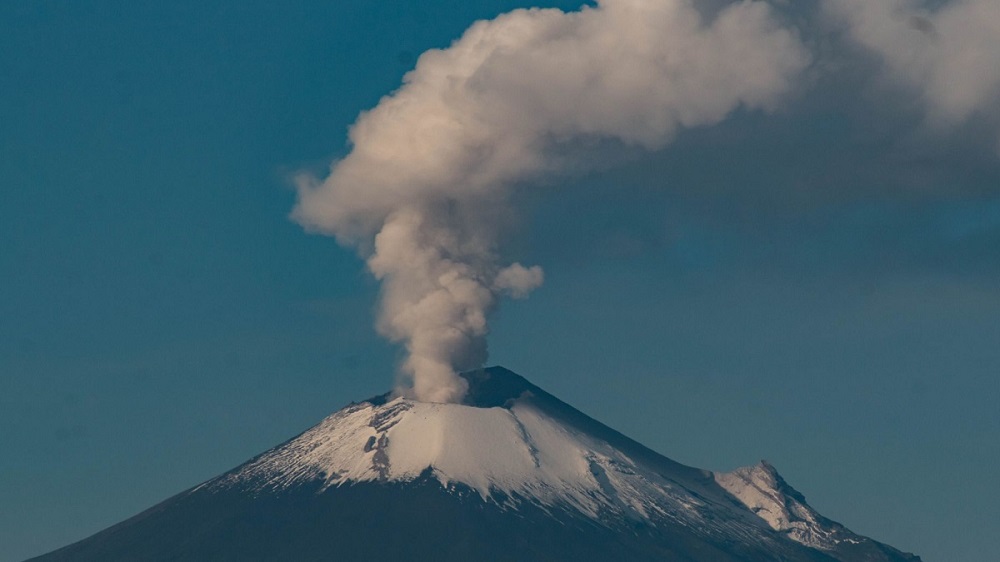 Alertan por intensa exhalación de vapor y ceniza en Popocatépetl: 64 eventos en 24 horas