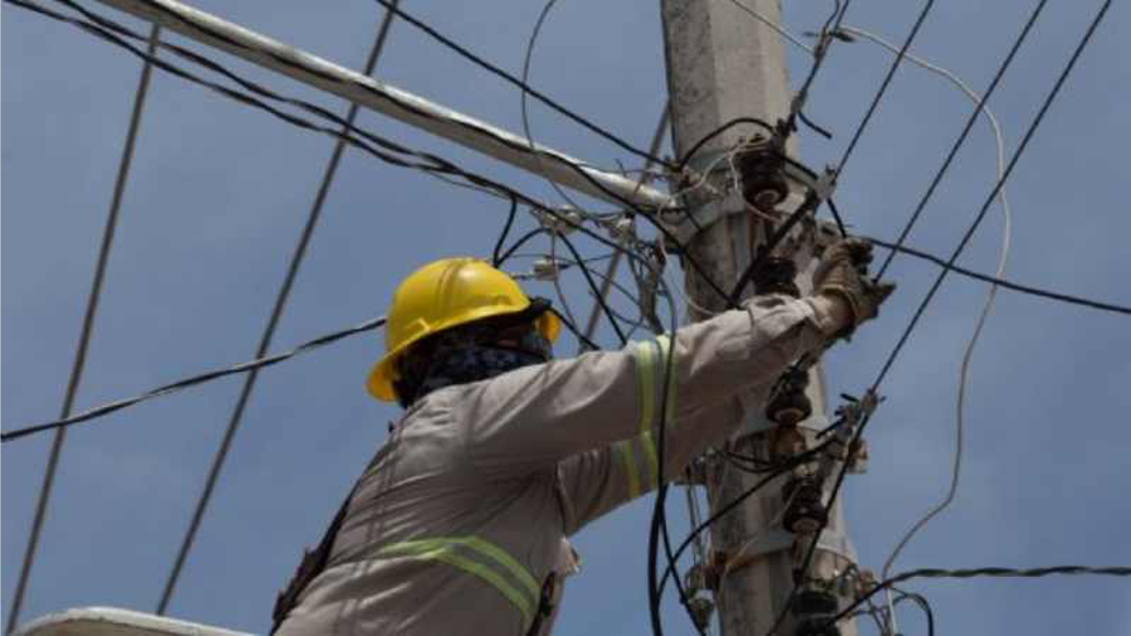 Falla en línea de transmisión causa mega apagón en Yucatán, Campeche y QRoo